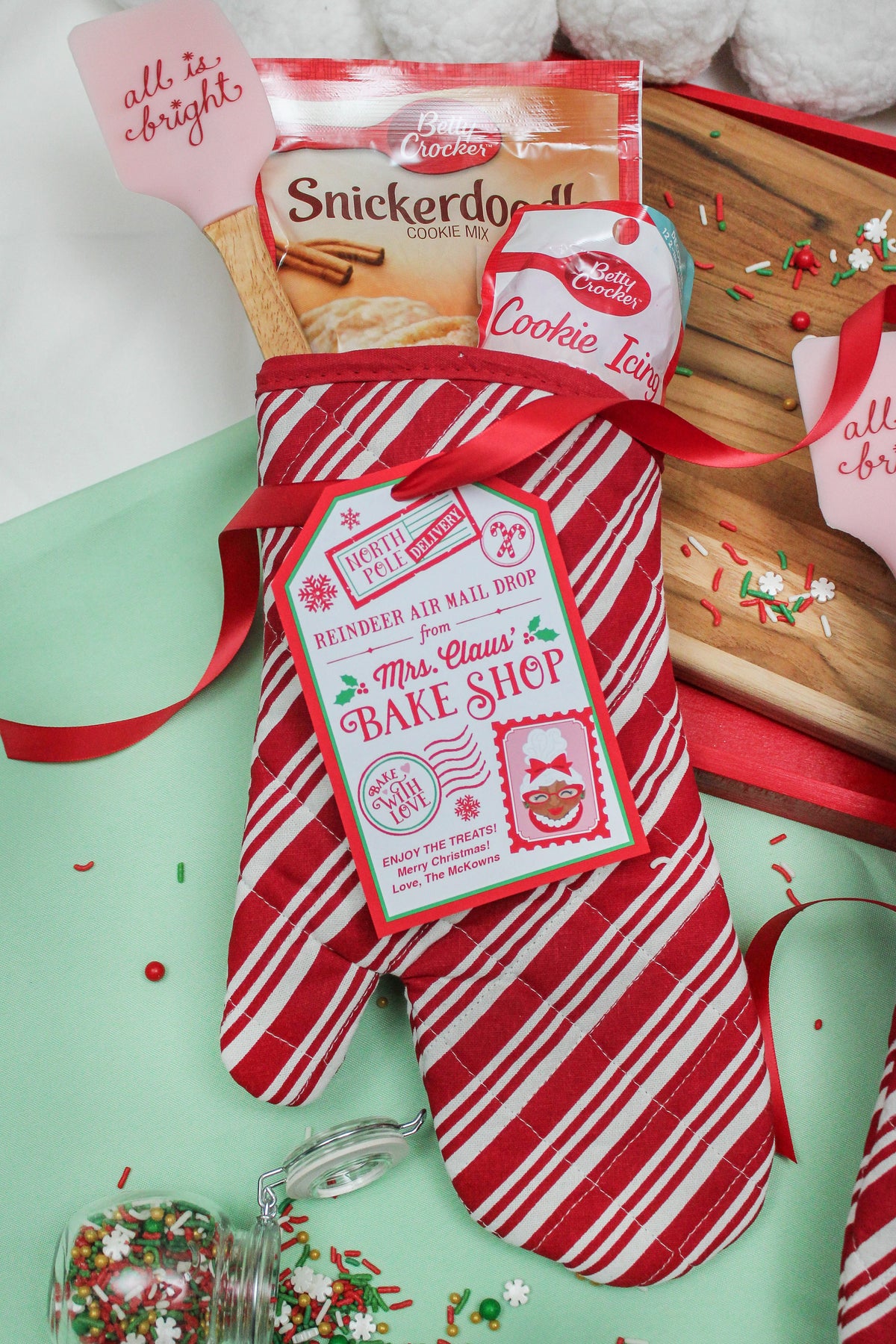 Mrs. Claus' Bake Shop Gift