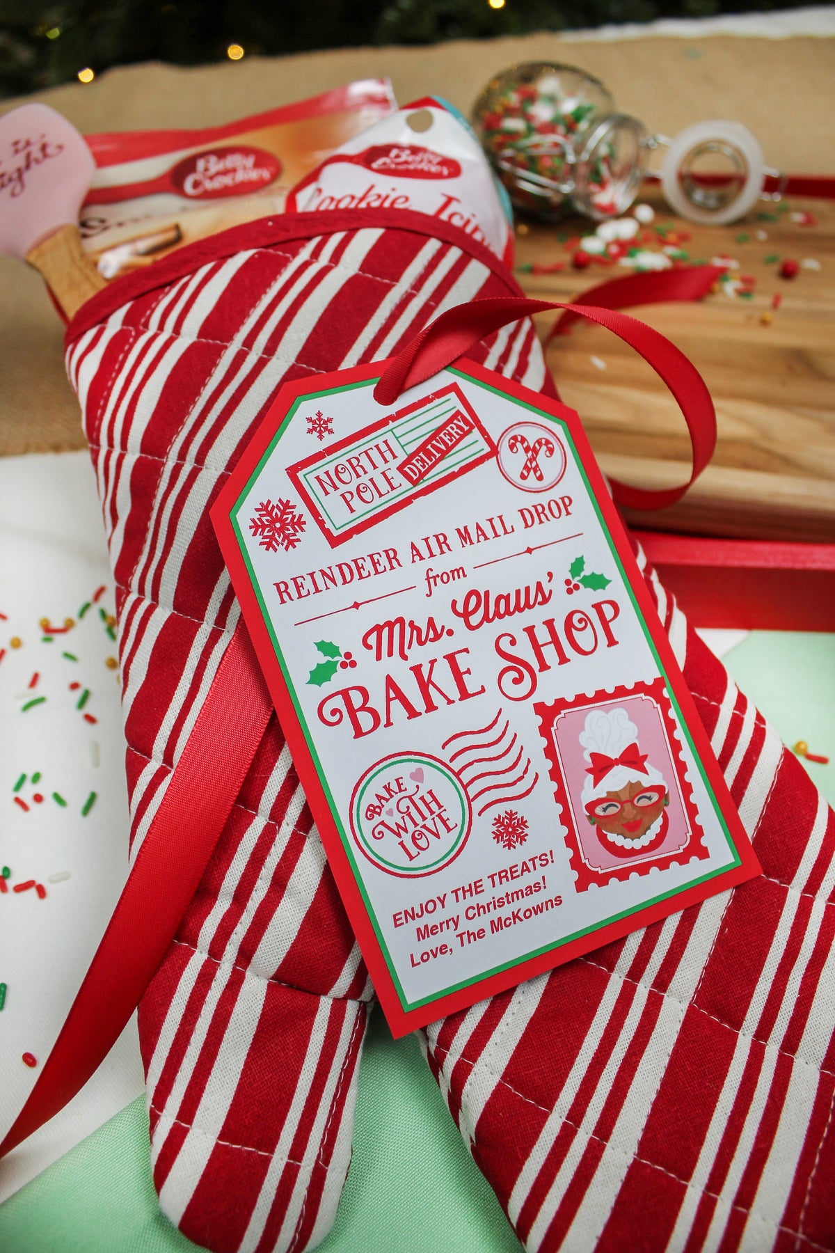 Mrs. Claus' Bake Shop Gift