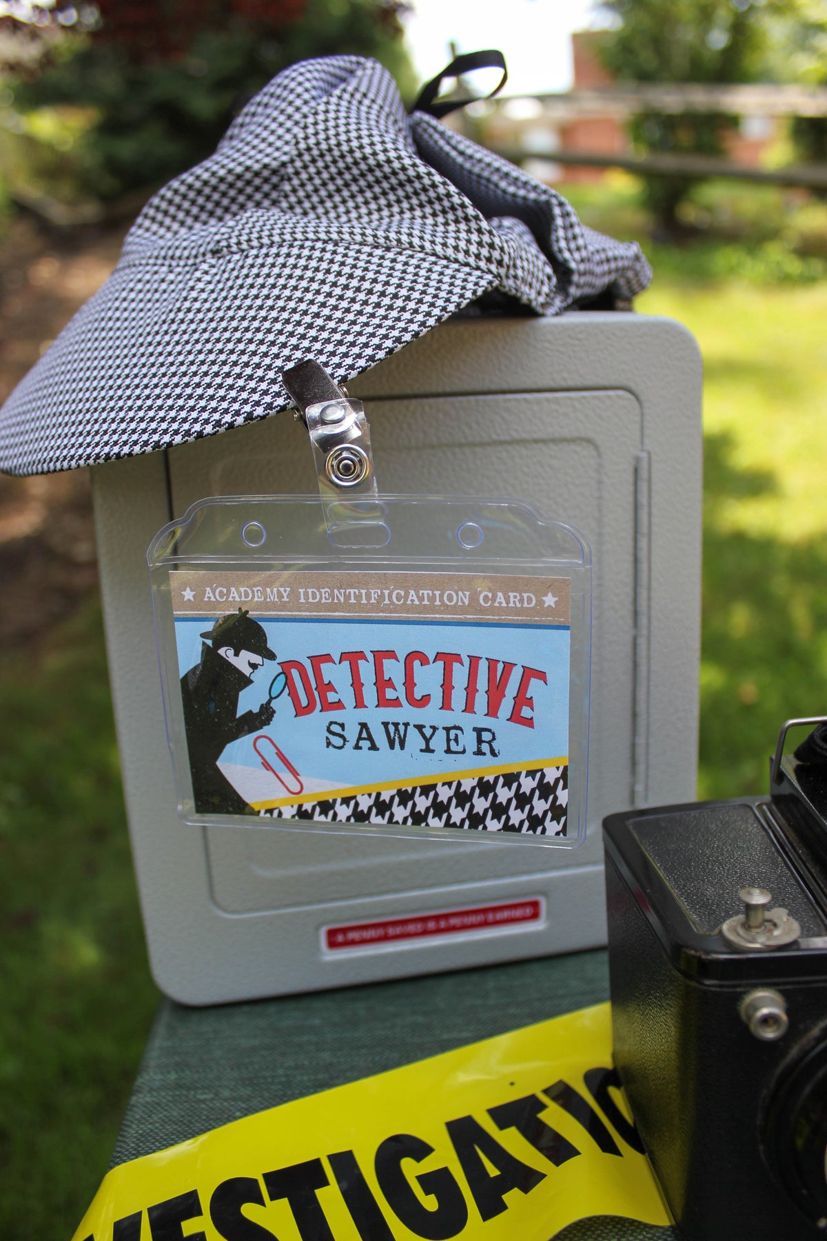 Detective Party Badges and Briefcases