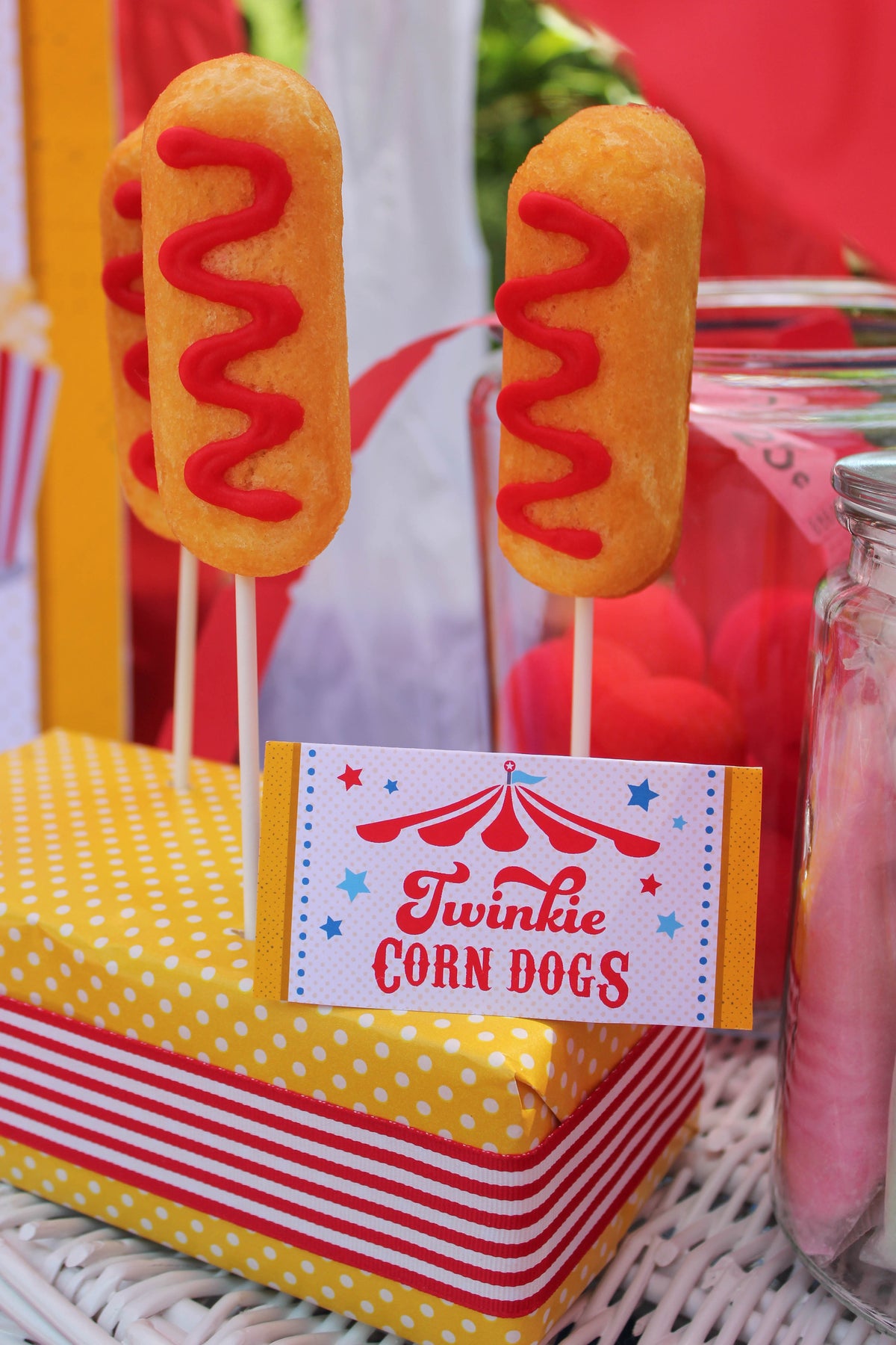 Carnival Birthday Party Table Decor